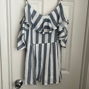 Cap sleeve LuLu Romper size Small
